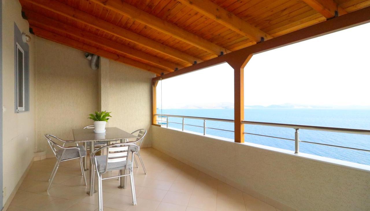 Apartments Vila Roboci Saranda Kültér fotó